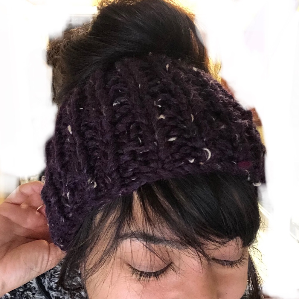 Stylish Messy bun beanie💃🏽handknit custom colors